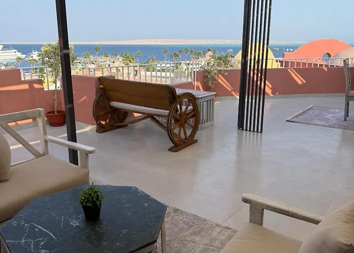Private Rooftop Two Bedroom Seaview Panorama *